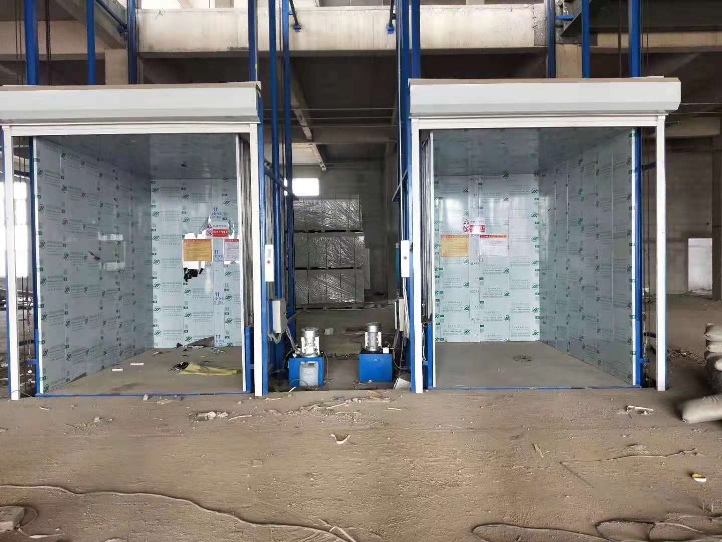 <b>液壓升降貨梯（卷簾門）</b>